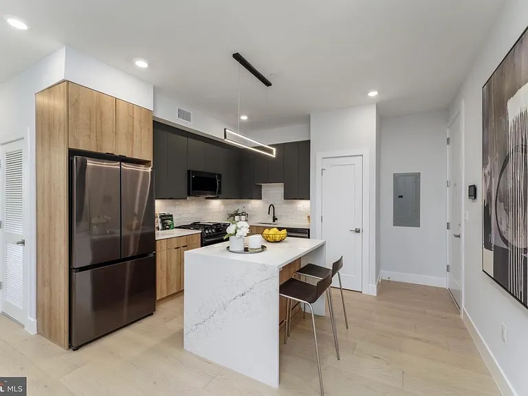 1112 6th St NW #6 — Photo 17