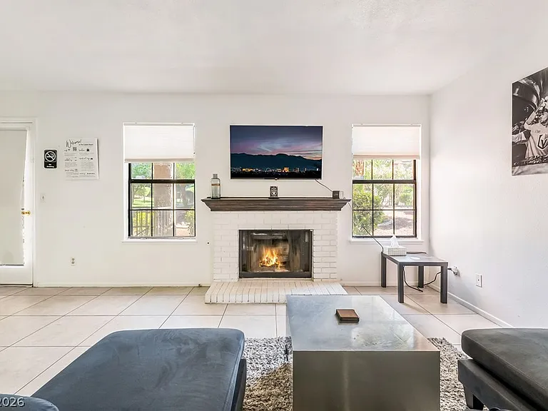 5576 W Rochelle Ave #22A — Photo 6