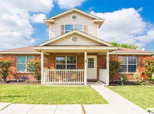 213 Meadow Dr, Marion, TX 78124