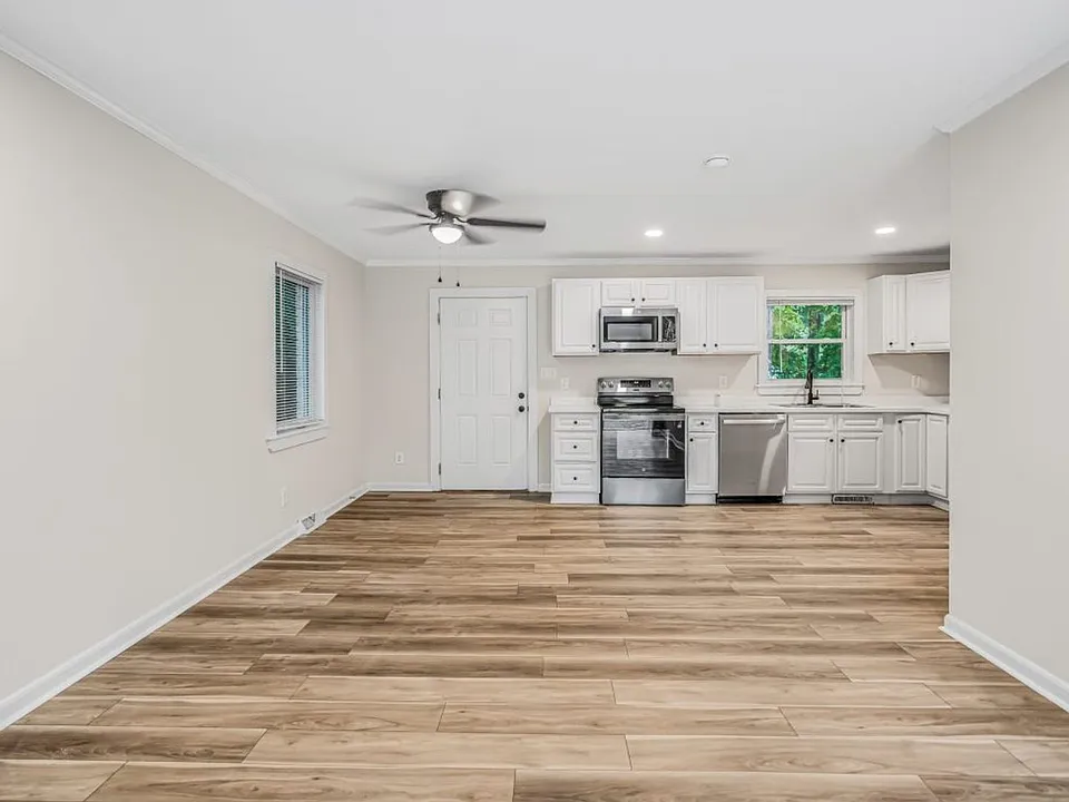 221 Howell St #200B