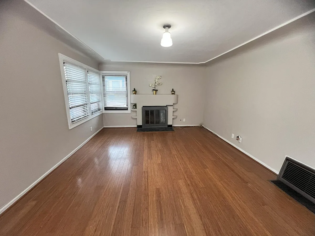 Livingroom - 250 Carlton Ave