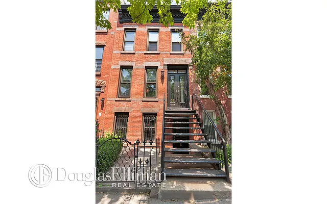 Sold by Douglas Elliman | media 15