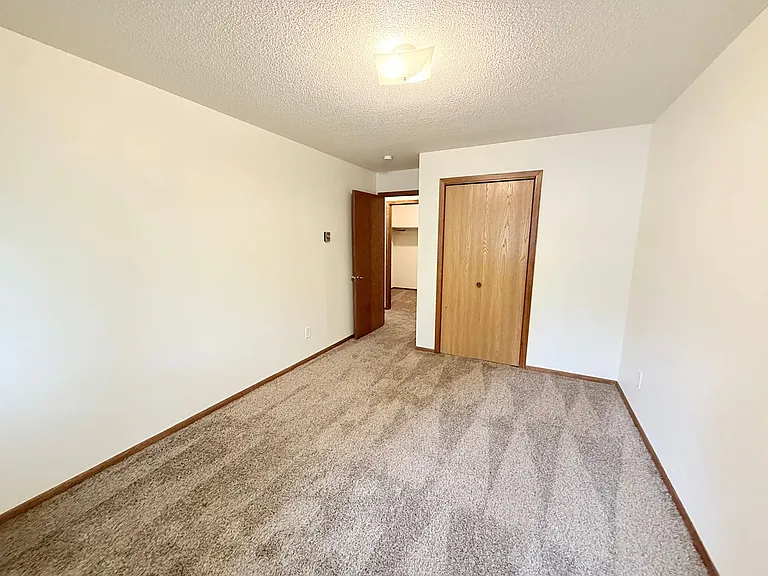 2505 — Photo 7