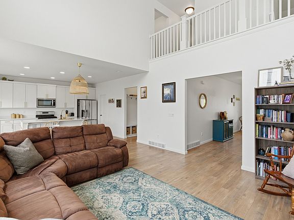 5th image of 5080 N Folkstone Dr