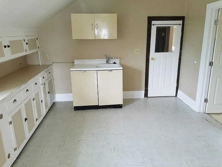 709 Knapp St — Photo 14