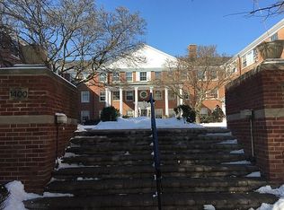 1402 Hinman Ave #1, Evanston, IL 60201