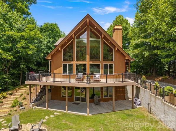 49 Western Eagle Dr, Hendersonville, NC 28792