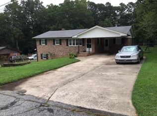302 Crescent Dr, Archdale, NC 27263