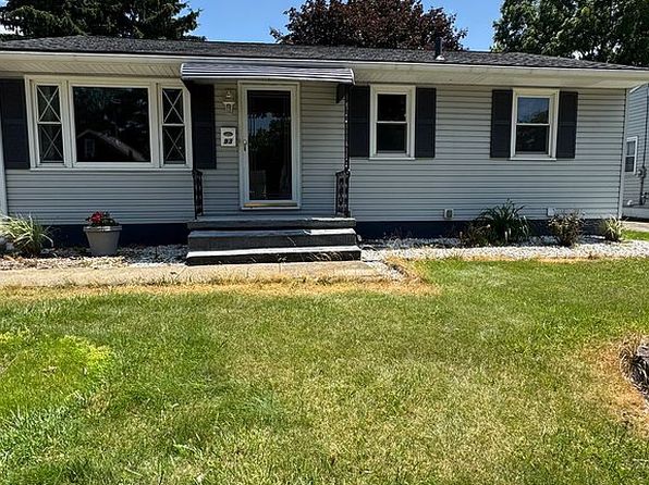 93 Thorlone Ave