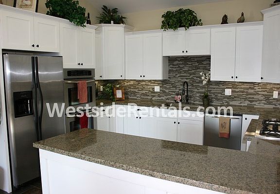4th image of 812 N Irena Ave