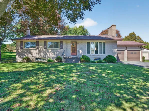 9 Dianna St, Kingston, ON K7L 4V1