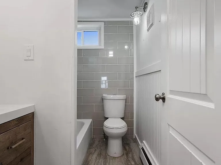 126 N Portland Ave — Photo 5