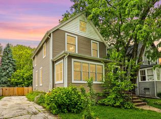 1418 Brown Ave, Evanston, IL 60201