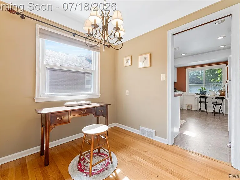 437 W Sunnybrook Dr — Photo 13