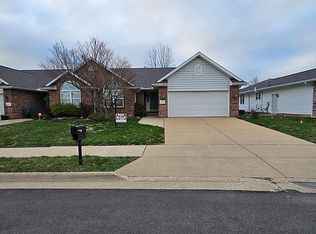 3725 W Golf Creek Dr, Peoria, IL 61615