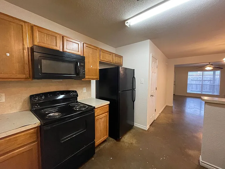 4006 Cambridge Dr — Photo 9