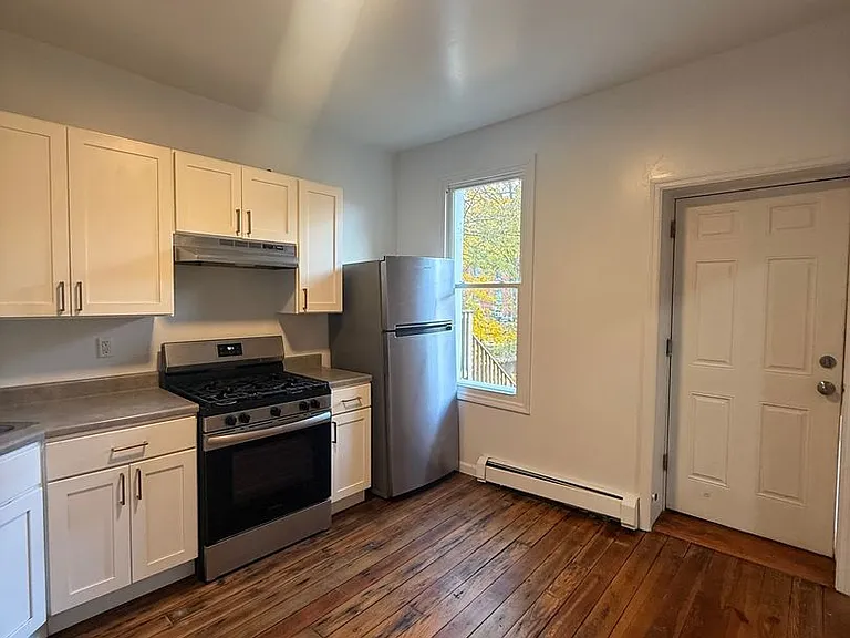 22 Benkard Ave. — Photo 5
