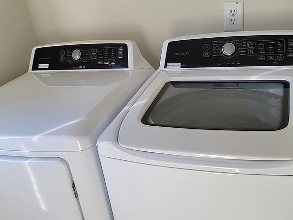 4th image of 8121 Lillian Hwy #6