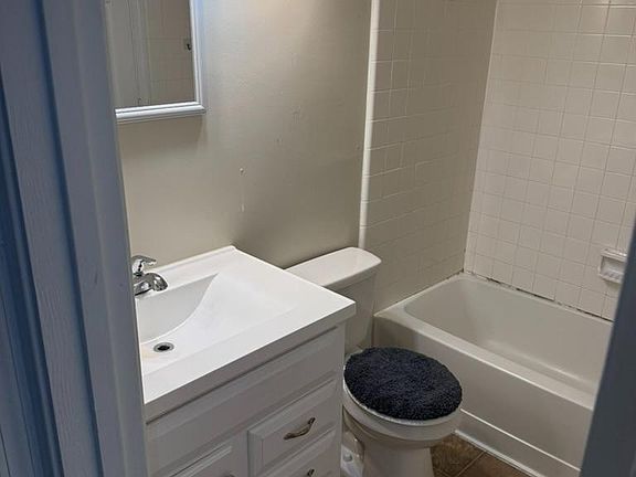 5th image of 1112 Huntmaster Ter NE Unit 202