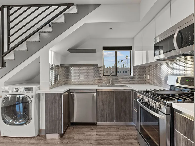 Alexandria 178 Townhomes LLC — Photo 7