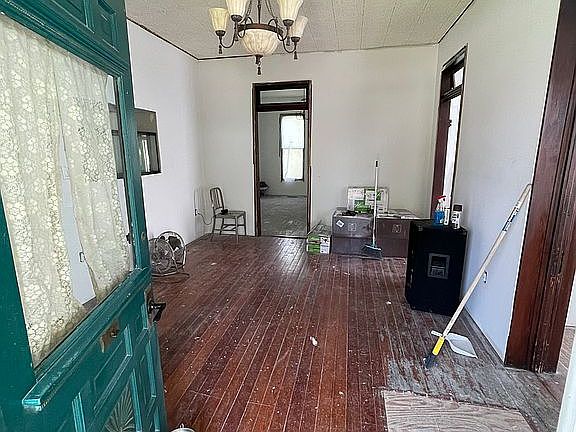 3rd image of 249 N Casey St