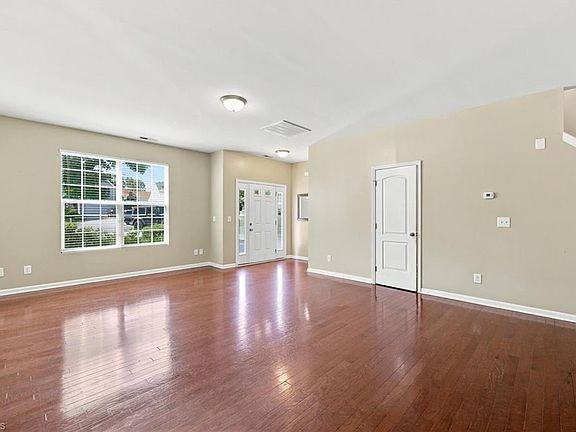 5th image of 1103 Southwind Ct