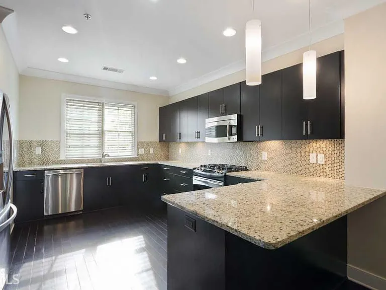 255 Southerland Ter NE #104 — Photo 12