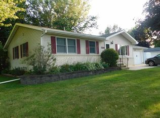 229 Hawkeye Ct, Cresco, IA 52136