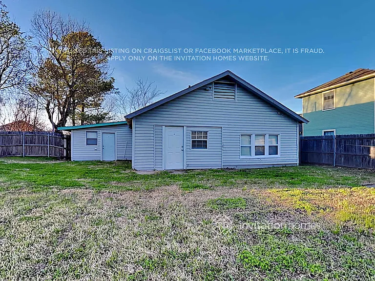 905 E Crockett St — Photo 16