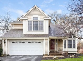 155 Knobb Hill Ln, Gurnee, IL 60031