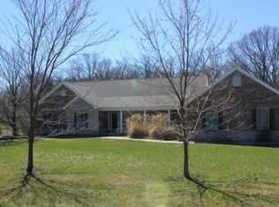 8 Jonathan Ct, Defiance, MO 63341