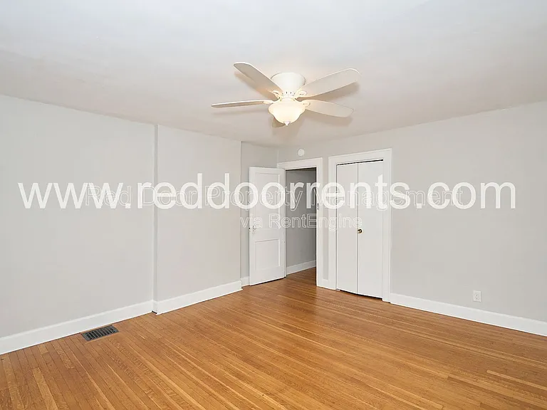 4704 N College Ave — Photo 18