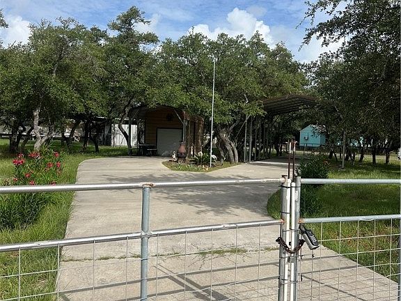 4th image of 527 N Traylor Ave