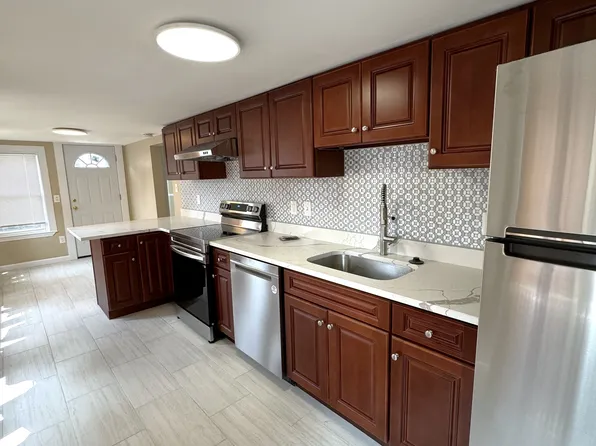 79 Main St APT 3, Quincy, MA 02169