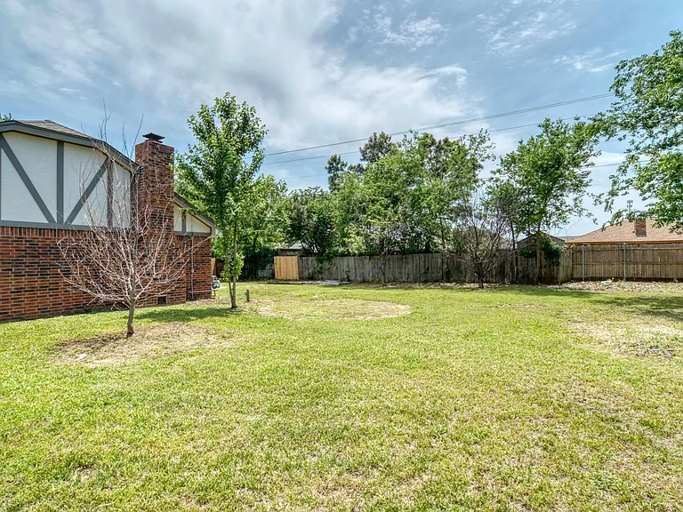 700 Wood Hollow Ln — Photo 23