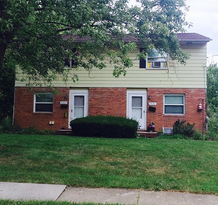 1st image of 2527 & 2531 Maplehurst Dr