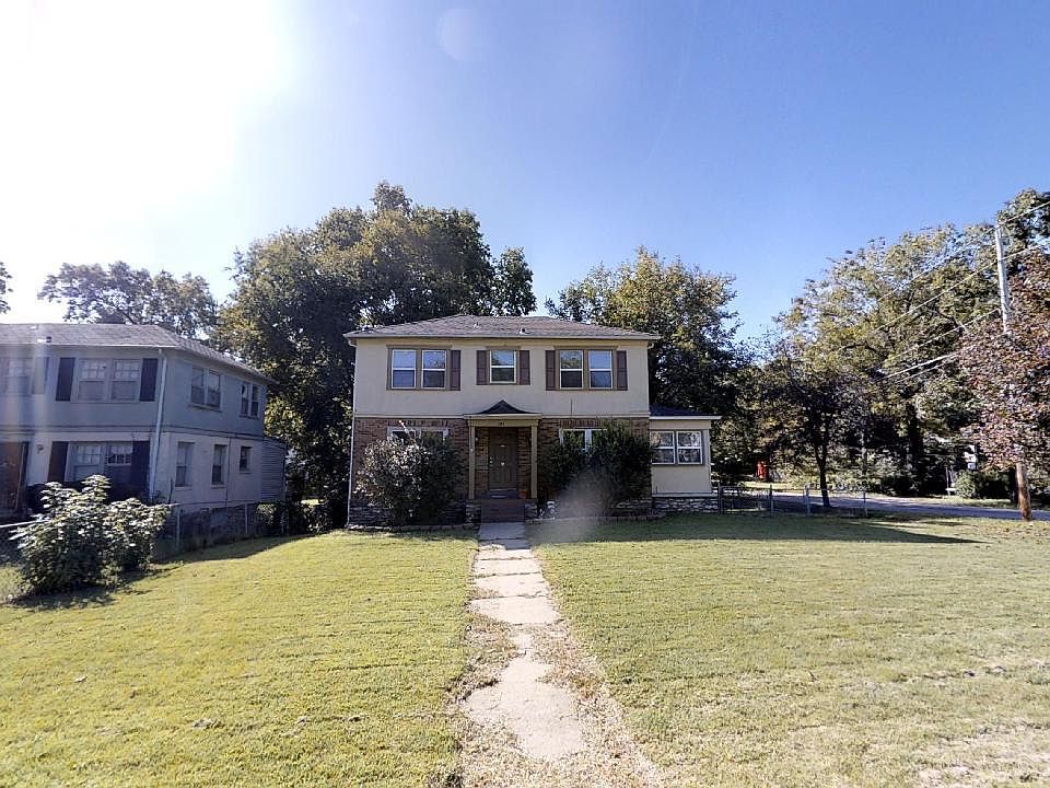 1st image of 1403 E 76th St