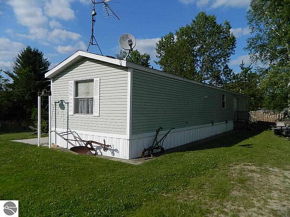 2nd image of 19603 10th Ave