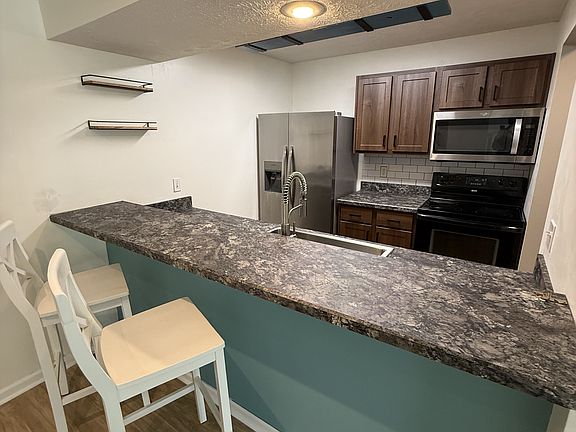 5th image of 914 Carom Cir #914