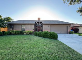 1916 38th St W, Bradenton, FL 34205