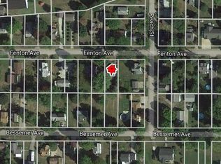 345 Fenton Ave, Conneaut, OH 44030