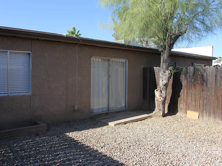 4340 E Lee St — Photo 17