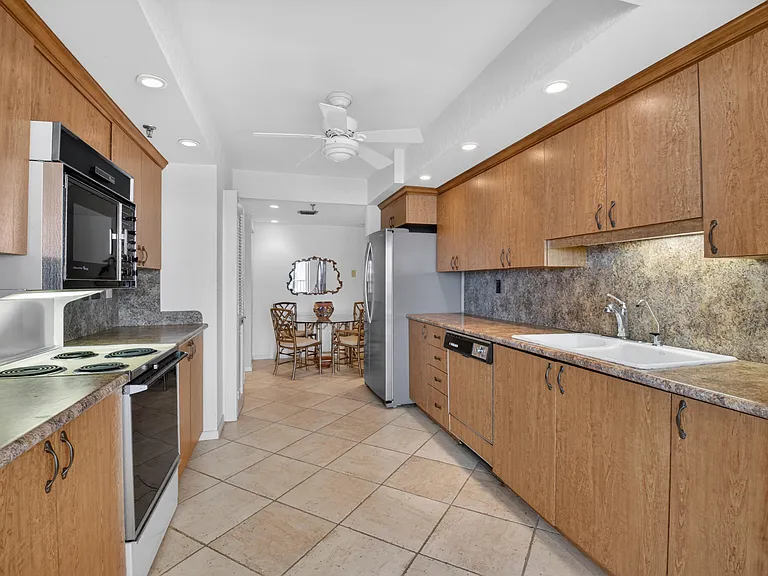 2917 S Ocean Blvd #902 — Photo 17