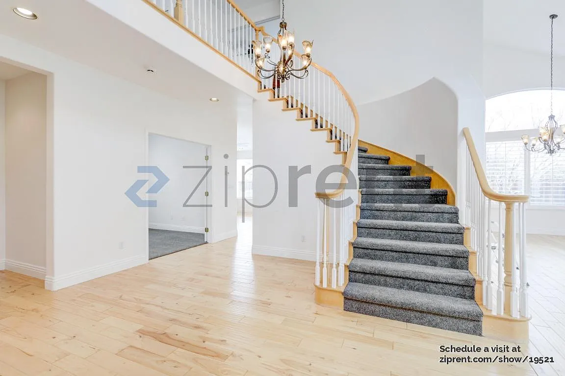 5 bed, 2402 sqft, $5,350 — Photo 4