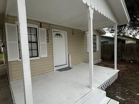 3rd image of 1330 Fresno St