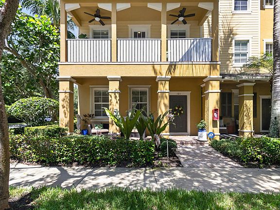 3rd image of 128 W Royal Palm Circle #101
