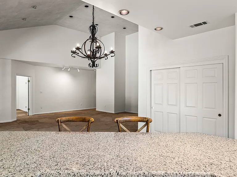 6578 Oak Leaf Ct — Photo 12