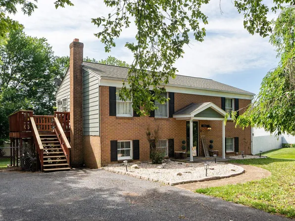 146 Harper St, Weyers Cave, VA 24486