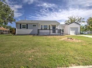 12 Crestview Dr, Decatur, IL 62521