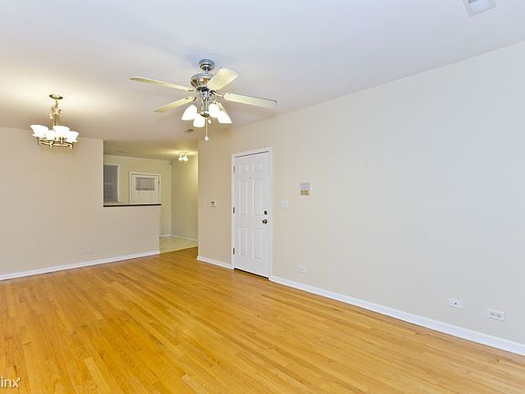 5th image of 5158 W Melrose St #2